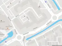 Ambulance met grote spoed naar de Wetering in Hellevoetsluis