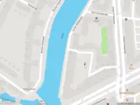 Ambulance met grote spoed naar de Linker Rottekade in Rotterdam