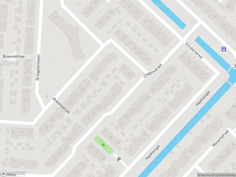 Ambulance met grote spoed naar de Chopinstraat in Barendrecht