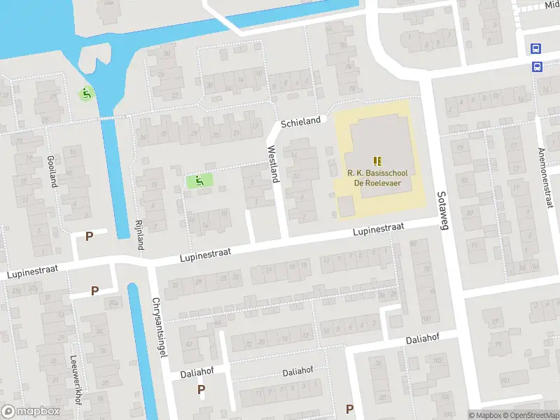 Ambulance met grote spoed naar de Westland in Roelofarendsveen