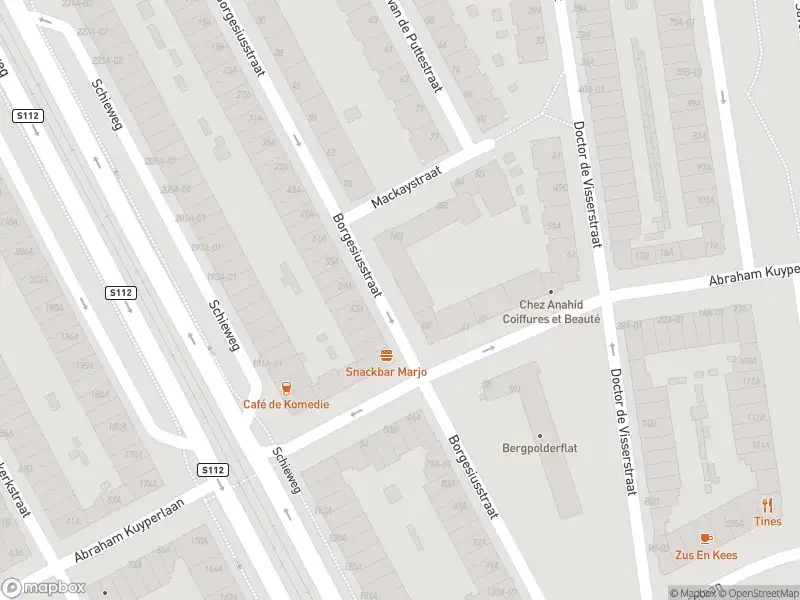 Brandweer met grote spoed naar de Vlaggemanstraat in Rotterdam vanwege afhijsen patient