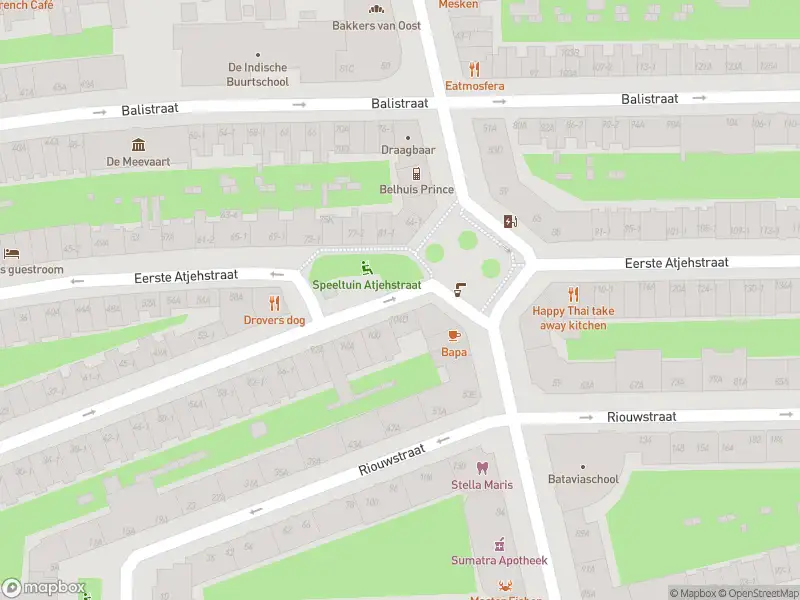 Ambulance met grote spoed naar de Riouwstraat in Amsterdam