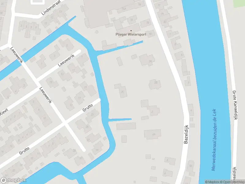 Ambulance met grote spoed naar de Bazeldijk in Meerkerk