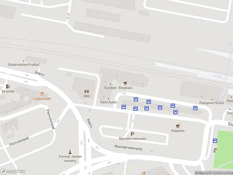 Brandweer met gepaste spoed naar de Stationsweg in Hoorn vanwege een liftopsluiting