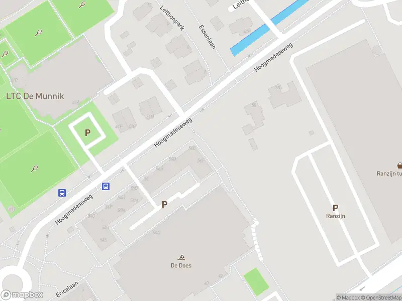 Ambulance met grote spoed naar de Burgemeester Brugplein in Leiderdorp