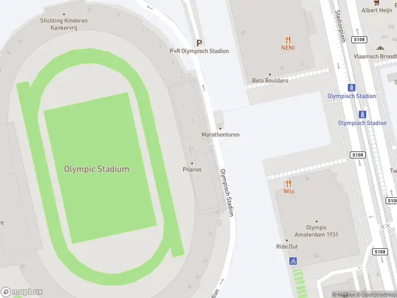 Ambulance met grote spoed naar de Olympisch Stadion in Amsterdam