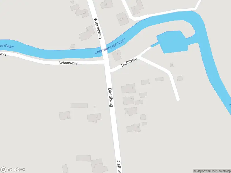 Brandweer en politie met grote spoed naar de Dieftilweg in Leermens vanwege grote brand