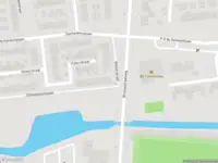 Politie naar de Dibbetzplantsoen in Hellevoetsluis vanwege ongeval met letsel