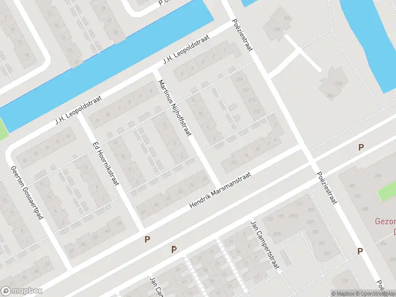 Brandweer met grote spoed naar de Martinus Nijhoffstraat in Almere vanwege afhijsen patient