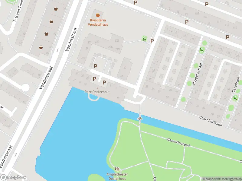 Ambulance met grote spoed naar de Rederijkershof in Alkmaar