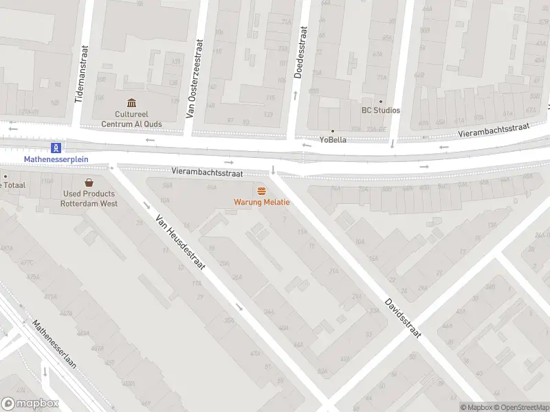 Ambulance met grote spoed naar de Davidsstraat in Rotterdam