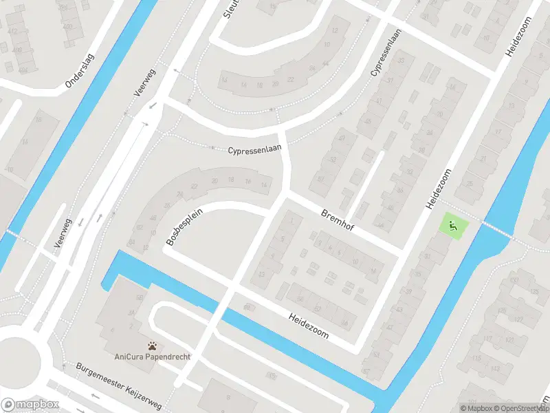 Ambulance met grote spoed naar de Bosbesplein in Papendrecht