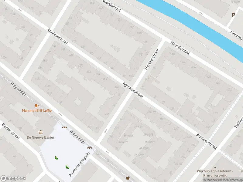 Ambulance met grote spoed naar de Agniesestraat in Rotterdam