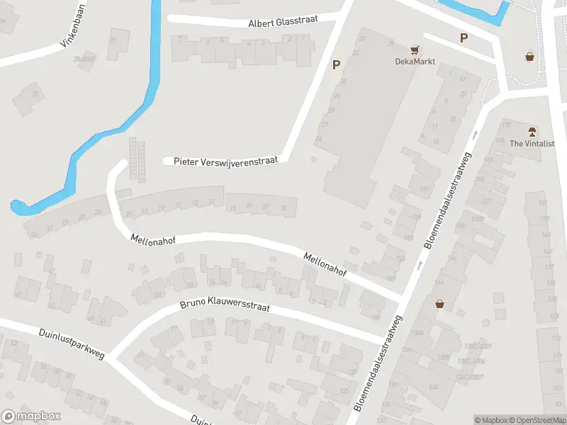 Brandweer met grote spoed naar de Mellonahof in Santpoort-Zuid vanwege reanimatie