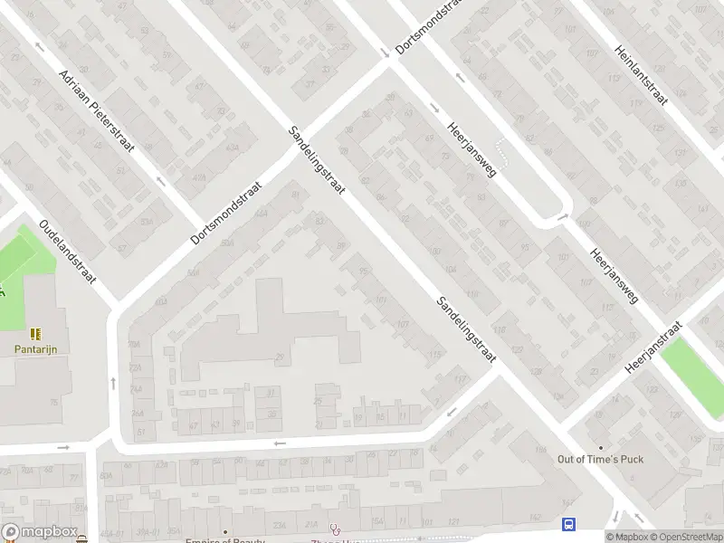 Ambulance met grote spoed naar de Sandelingstraat in Rotterdam