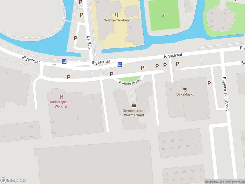 Ambulance met gepaste spoed naar de Koetserstraat in Wormer