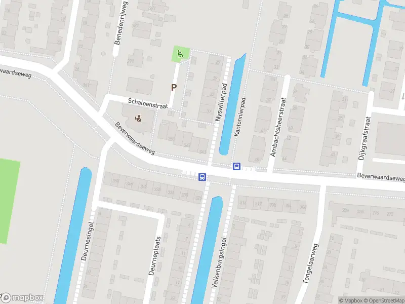 Ambulance met grote spoed naar de Schaloenstraat in Rotterdam