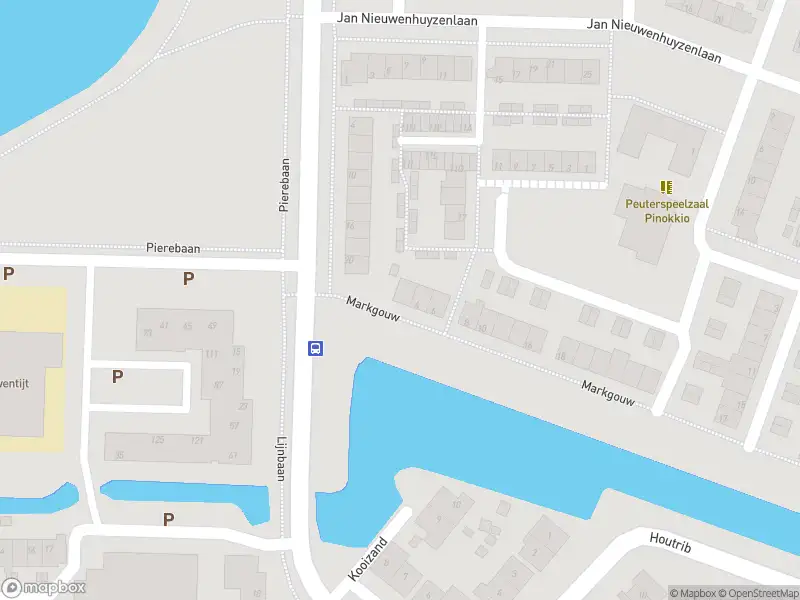 Ambulance met grote spoed naar de Markgouw in Monnickendam