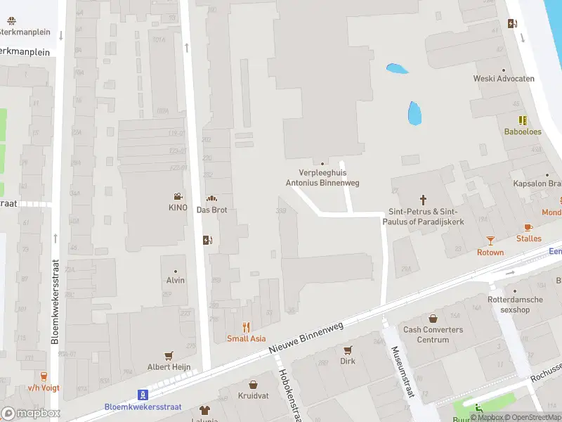 Ambulance met grote spoed naar de Nieuwe Binnenweg in Rotterdam