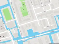 Ambulance met grote spoed naar de Van der Willighlaan in Langerak