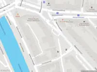 Ambulance met grote spoed naar de Mathenesserlaan in Rotterdam