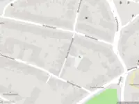 Ambulance met gepaste spoed naar de Nauwe Geldelozepad in Haarlem