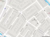 Ambulance met grote spoed naar de Goudsbloemstraat in Alblasserdam