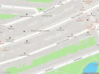 Ambulance met grote spoed naar de Quellijnstraat in Amsterdam