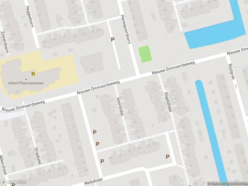 Ambulance met grote spoed naar de Ivoordistel in Rotterdam