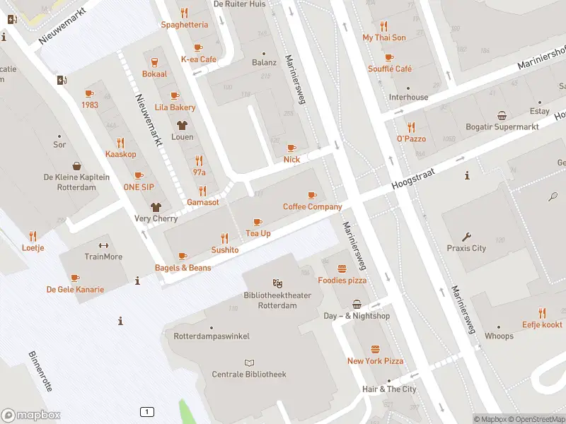 Ambulance met gepaste spoed naar de Hoogstraat in Rotterdam