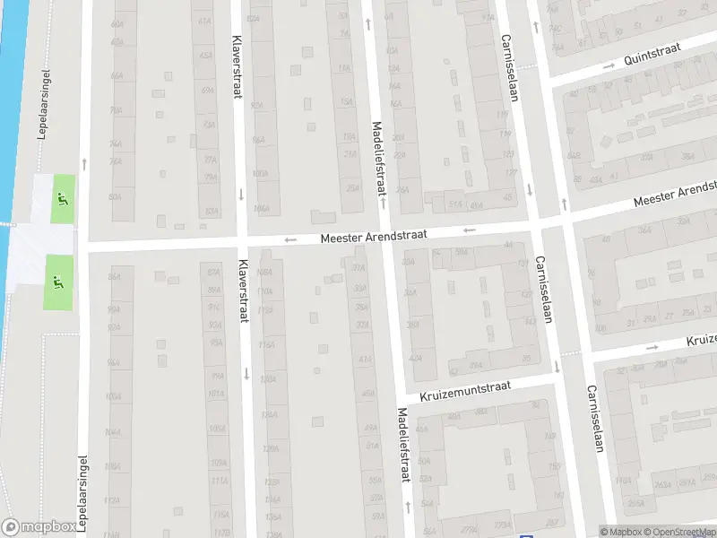 Ambulance met grote spoed naar de Madeliefstraat in Rotterdam