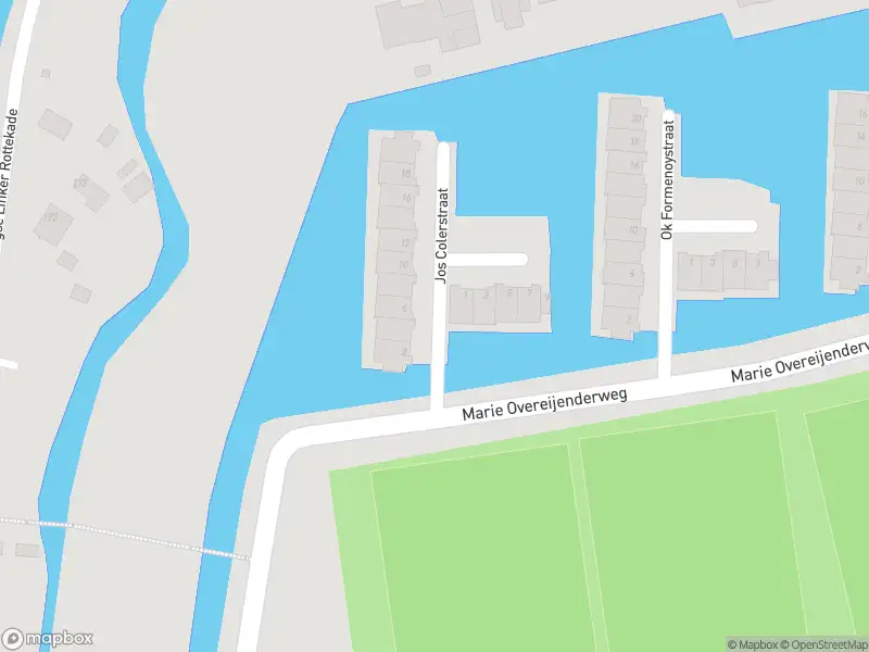 Ambulance met gepaste spoed naar de Jos Colerstraat in Rotterdam