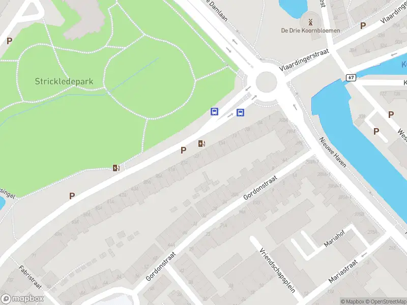 Ambulance met grote spoed naar de Vlaardingerdijk in Schiedam