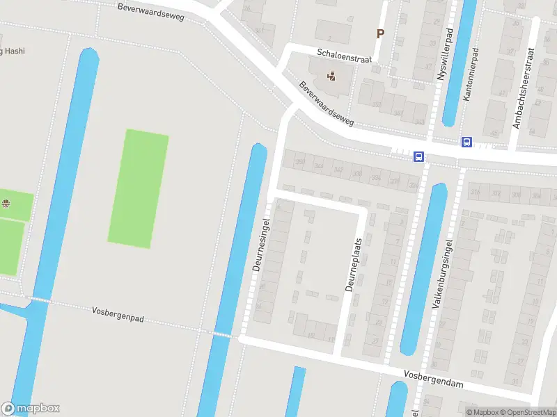 Ambulance met grote spoed naar de Deurnesingel in Rotterdam