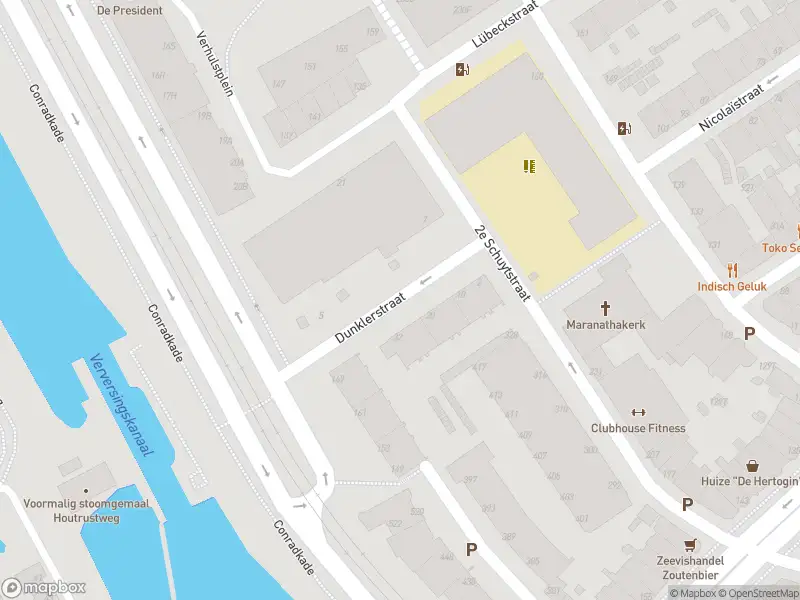 Ambulance met grote spoed naar de Dunklerstraat in 's-Gravenhage