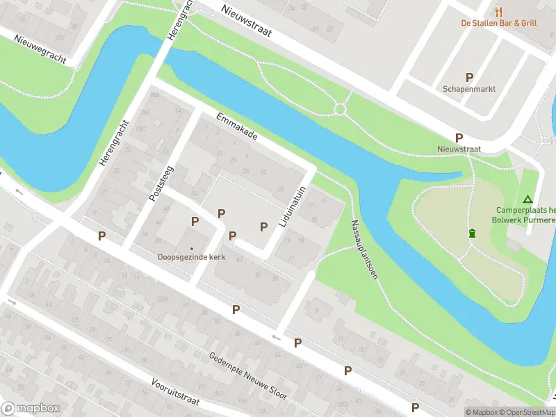 Ambulance met grote spoed naar de Liduinatuin in Purmerend