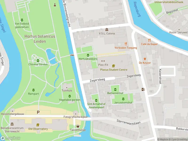 Ambulance met gepaste spoed naar de Komkommerhof in Leiden