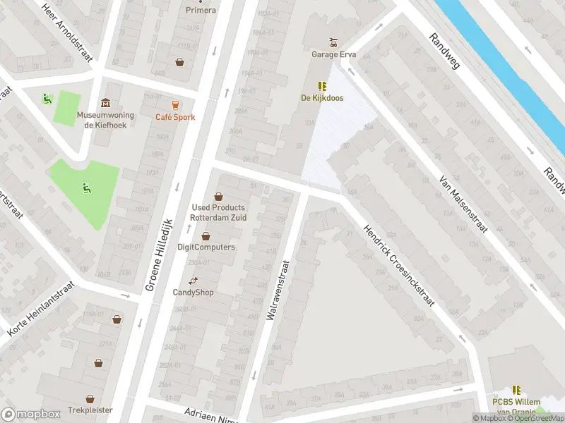 Ambulance met grote spoed naar de Walravenstraat in Rotterdam