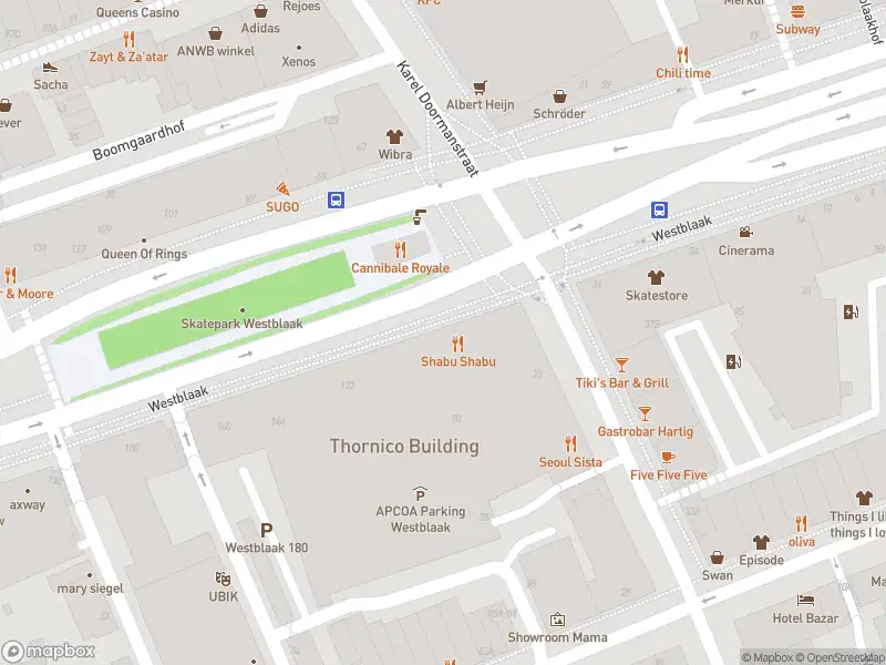 Ambulance met gepaste spoed naar de Westblaak in Rotterdam