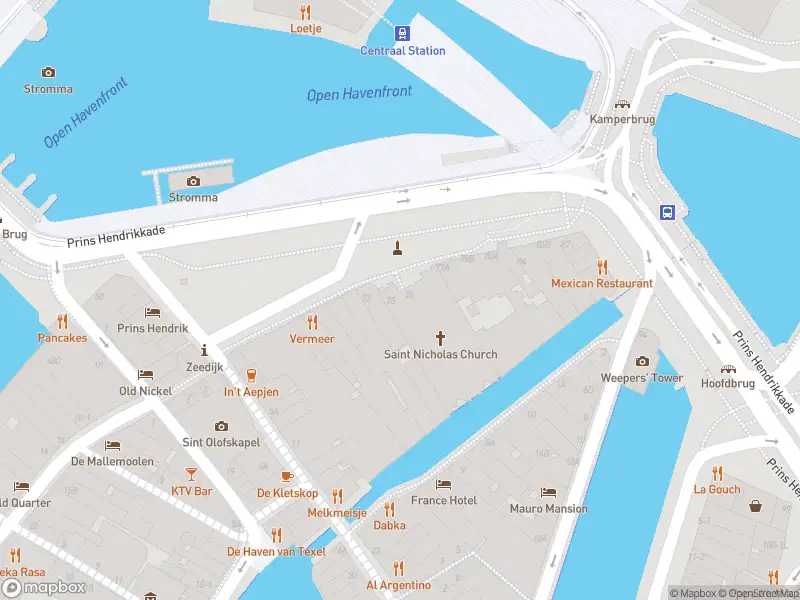 Traumahelikopter met grote spoed naar de Prins Hendrikkade in Amsterdam