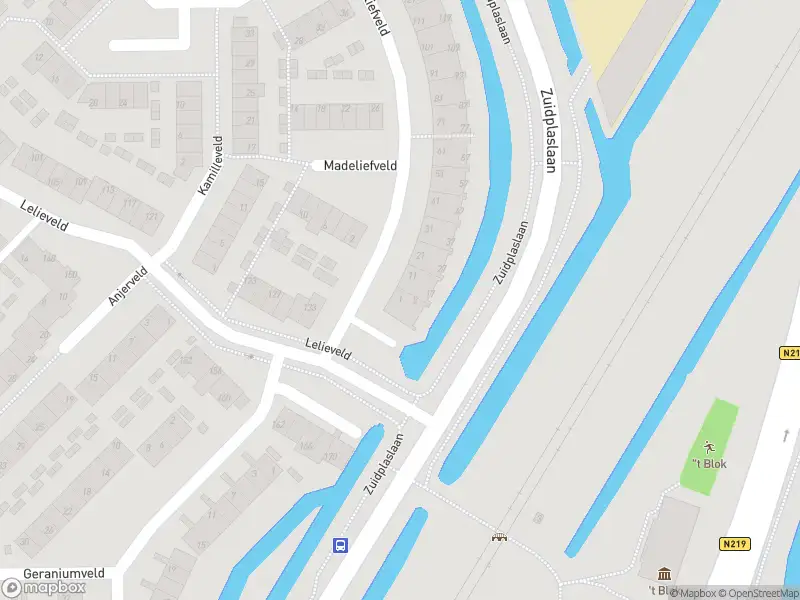 Ambulance met gepaste spoed naar de Madeliefveld in Nieuwerkerk aan den IJssel