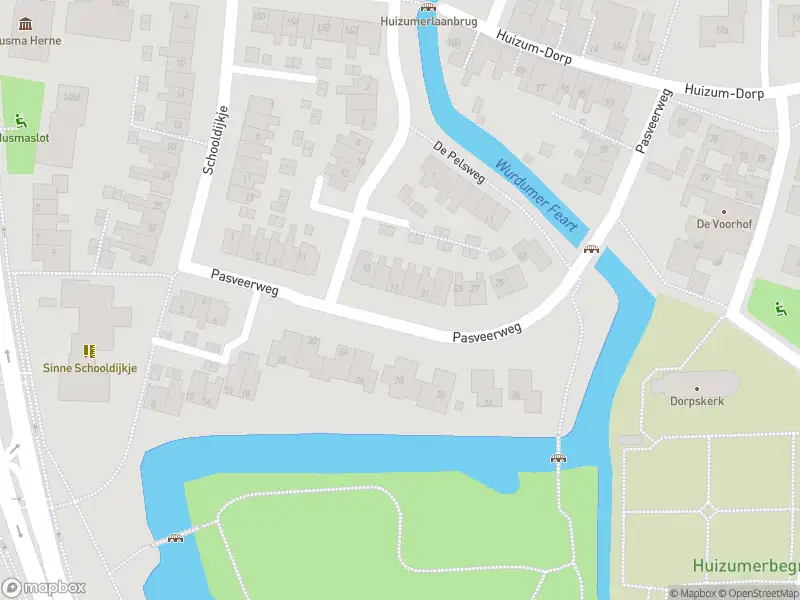 Politie met grote spoed naar de Pasveerweg in Leeuwarden vanwege personen te water