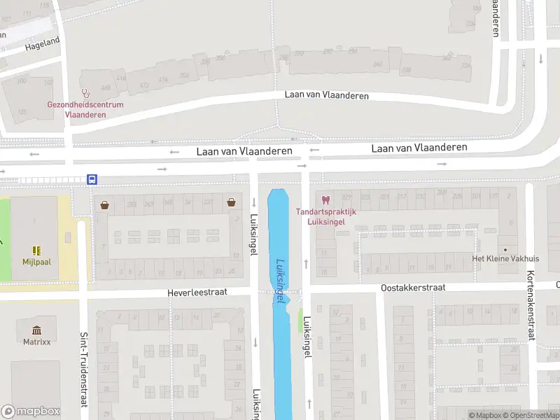 Ambulance met grote spoed naar de Luiksingel in Amsterdam