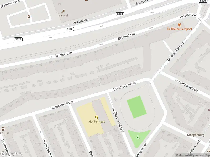 Ambulance met grote spoed naar de Gaesbeekstraat in Rotterdam