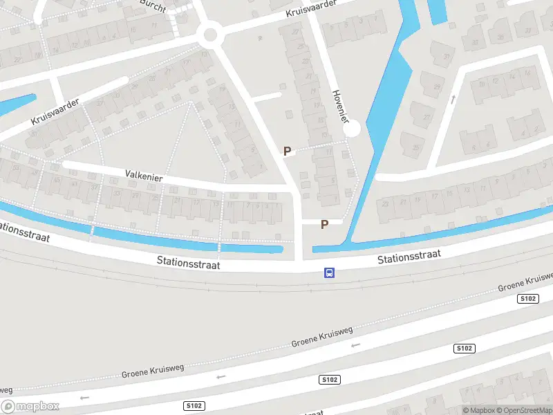 Ambulance met grote spoed naar de Valkenier in Rhoon