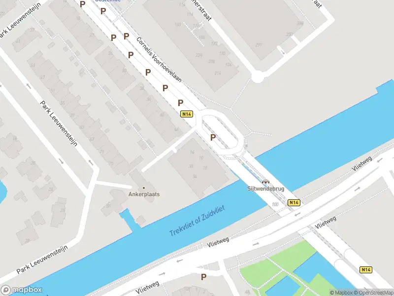 Ambulance met grote spoed naar de Pieter Postplaats in Voorburg