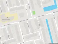 Ambulance met grote spoed naar de Ivoordistel in Rotterdam