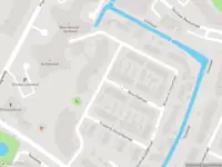 Ambulance met grote spoed naar de Mauritsstraat in Alblasserdam