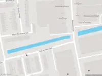 Ambulance met grote spoed naar de Berlagestraat in Leiden