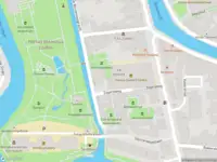 Ambulance met gepaste spoed naar de Komkommerhof in Leiden